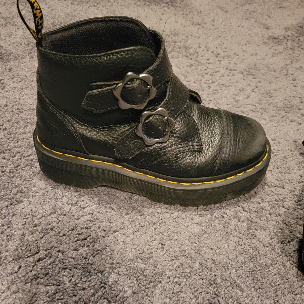 Doc Marten Black Leather Boots Size 7 - Picture 2 of 3